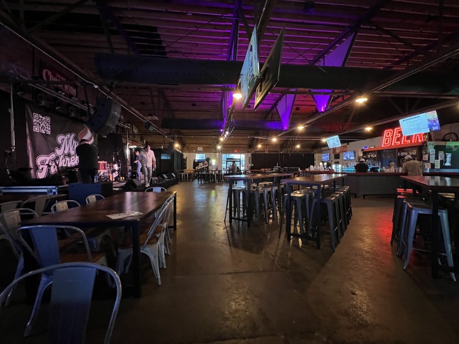 Bowstring Burgers and Brewyard — photo 4 of 4