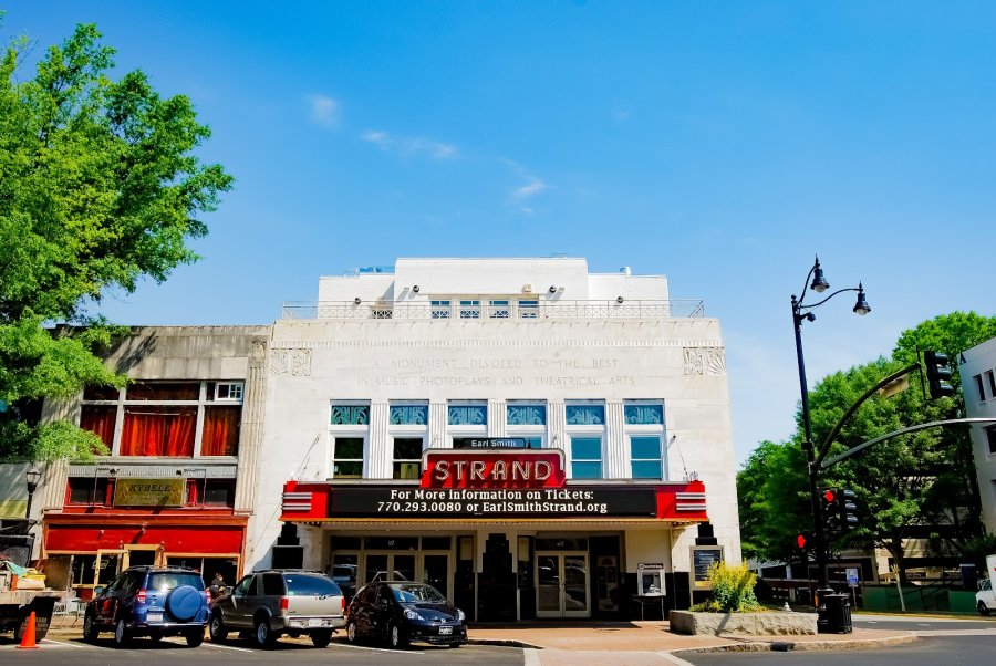 Earl Smith Strand Theatre