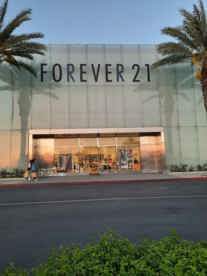 Cerritos Center — photo 3 of 4