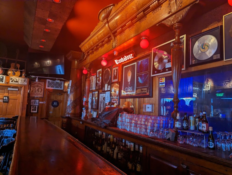 Troubadour — photo 3 of 4