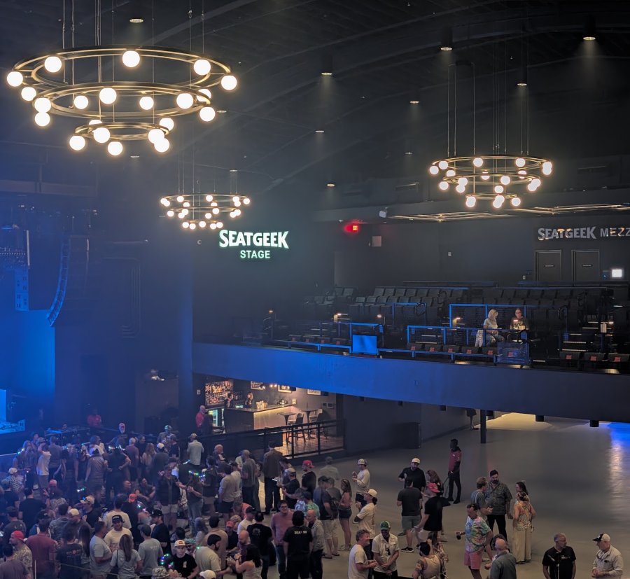 FTL War Memorial Auditorium — photo 3 of 4