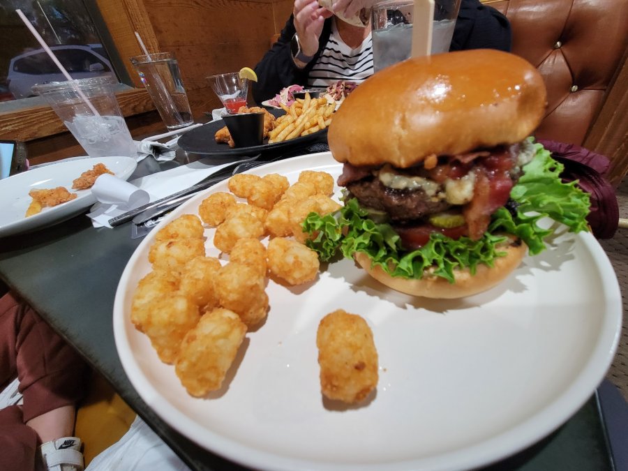 Rays Golden Lion — photo 2 of 4