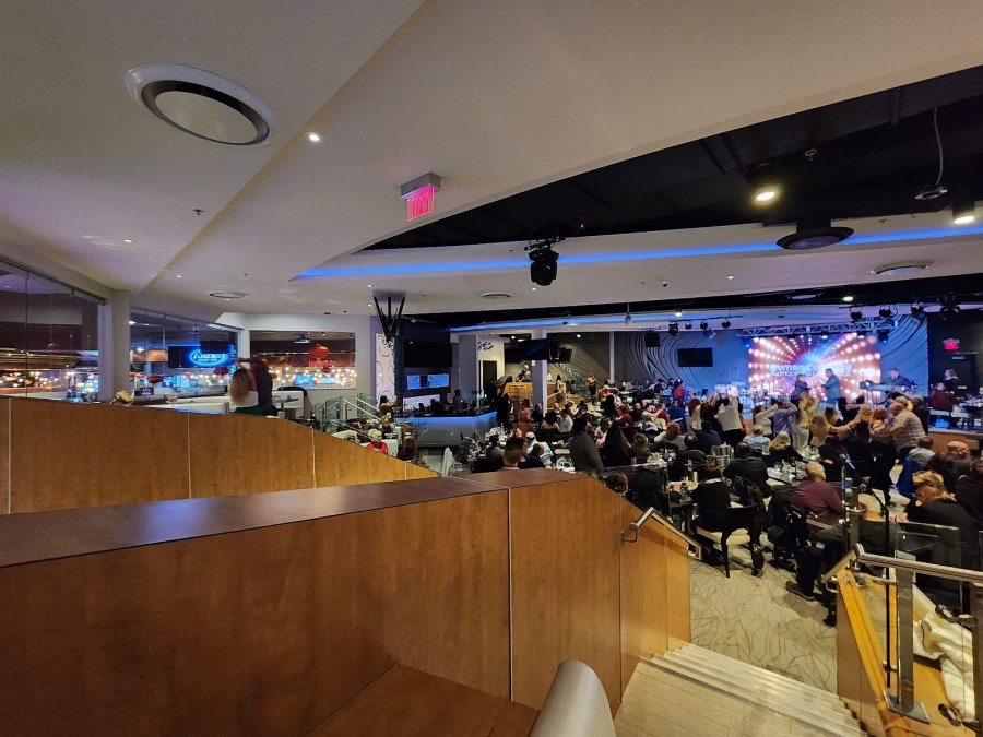 The Pearl Showroom At Pure Casino Yellowhead
