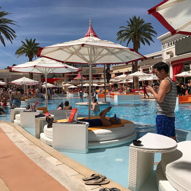 Encore Beach Club — photo 3 of 4