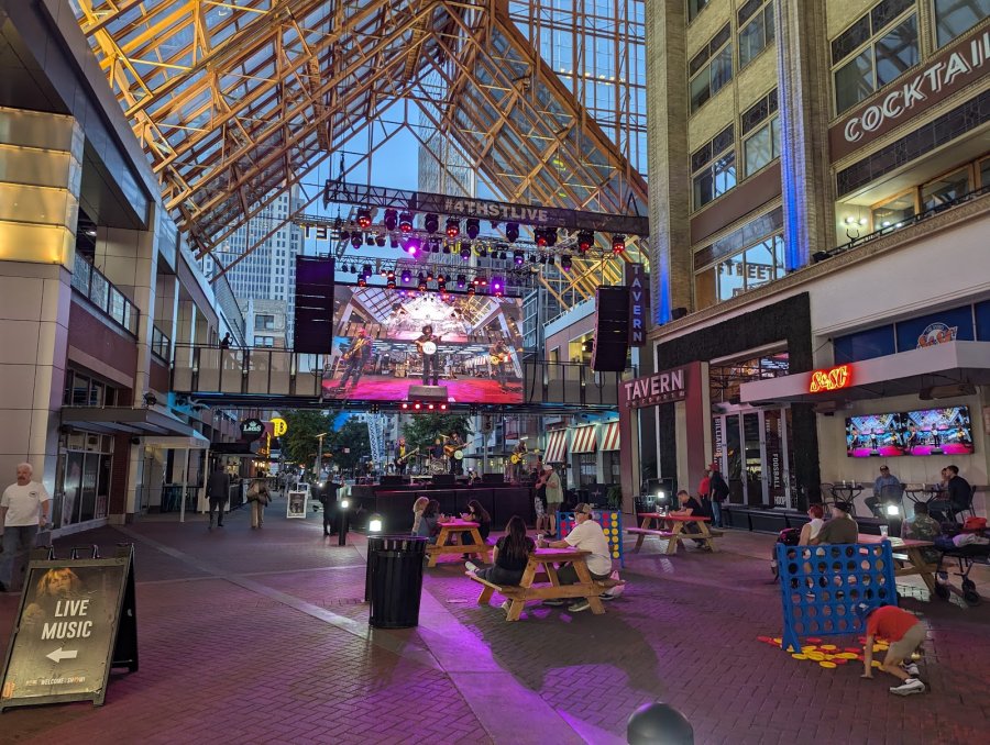 4th Street Live — photo 3 of 4