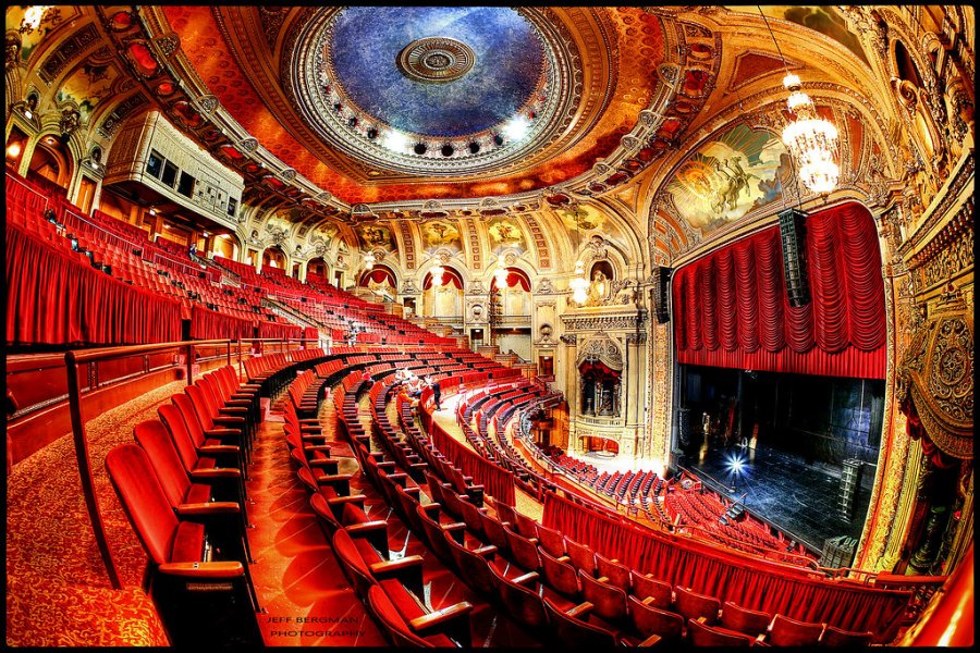 The Chicago Theatre — photo 2 of 4