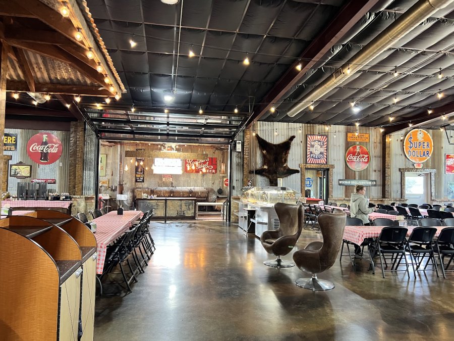 Bear Creek Smokehouse — photo 4 of 4