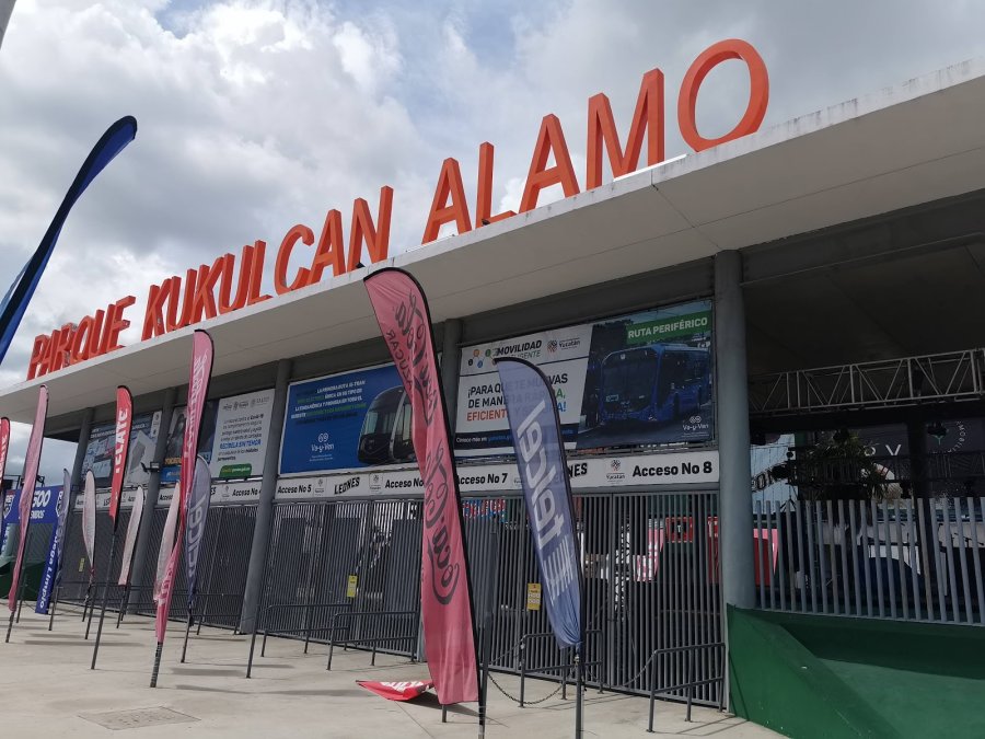 Estadio de Beisbol Kukulkan — photo 3 of 4