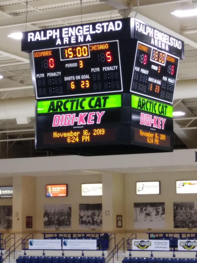 Ralph Engelstad Arena — photo 3 of 4