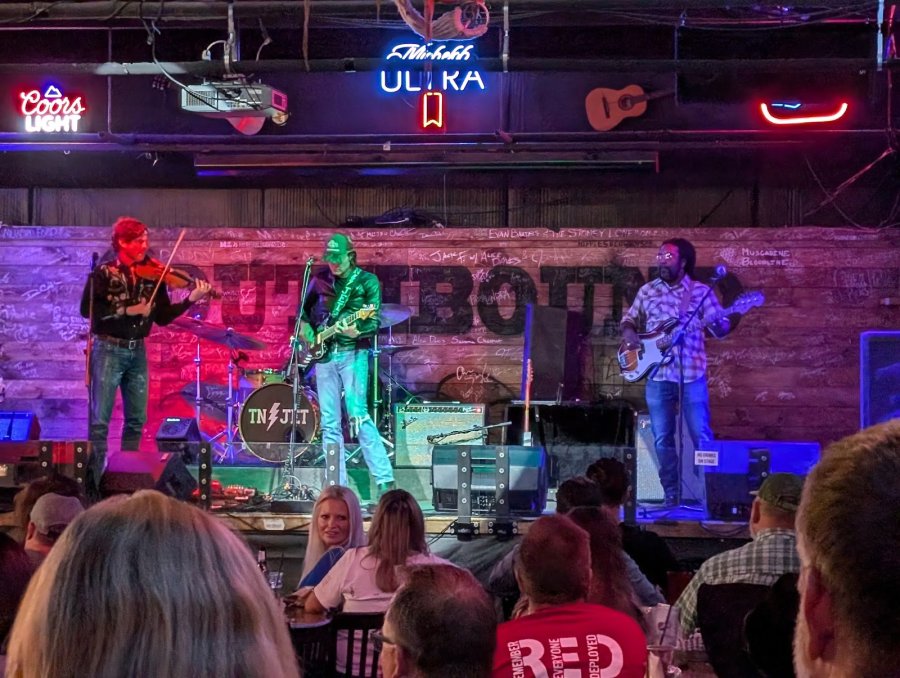 Southbound Bar & Grill — photo 3 of 4