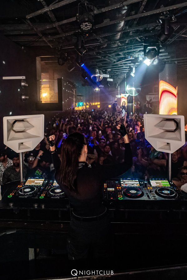 Q Nightclub — photo 3 of 4