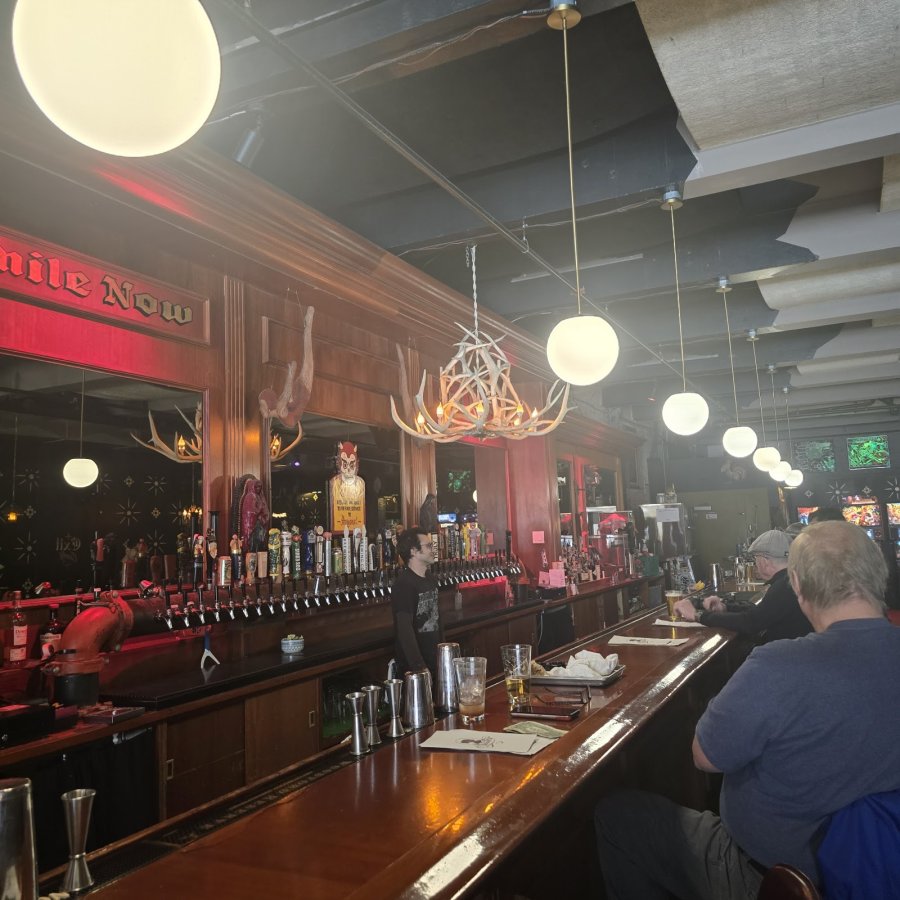 Sister Bar — photo 4 of 4