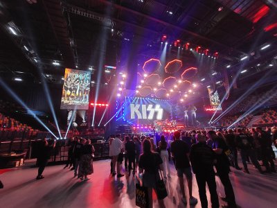 Entertainment Centre — photo 3 of 4
