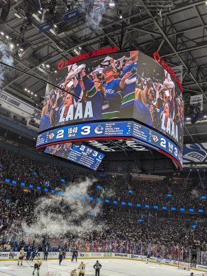 Rogers Arena — photo 1 of 4