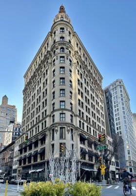 The Broadway — photo 4 of 4