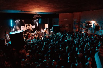 The Globe — photo 1 of 4