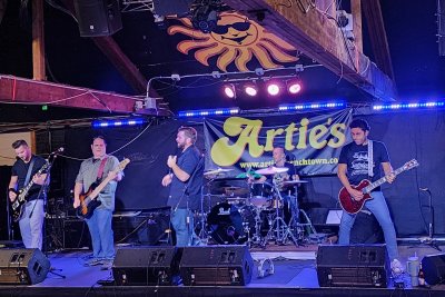 Artie's Bar and Grill — photo 4 of 4