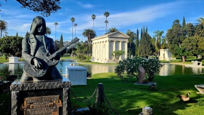 Hollywood Forever Cemetery — photo 4 of 4