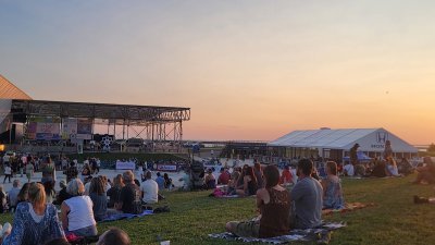 Outer Harbor Live at Terminal B — photo 2 of 4