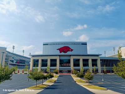 Donald W. Reynolds Razorback Stadium — photo 3 of 4