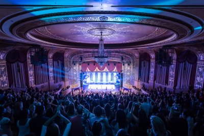 Warner Theatre — photo 1 of 4