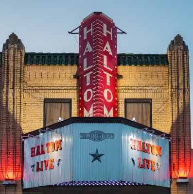 Haltom Theater — photo 1 of 4