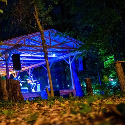 The Grove — photo 3 of 4