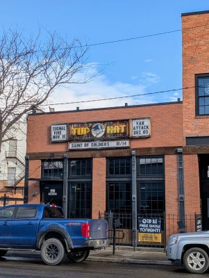 Top Hat Lounge & Casino