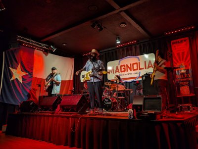 Magnolia Motor Lounge — photo 1 of 4