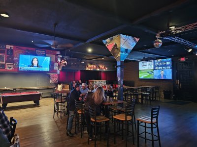 Magnolia Motor Lounge — photo 4 of 4