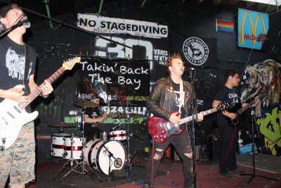 924 Gilman — photo 1 of 4