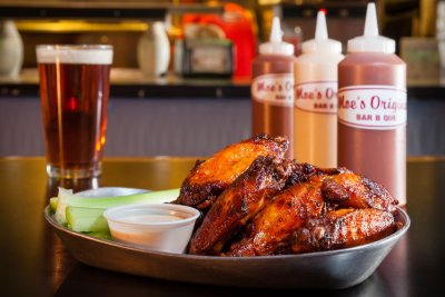 Moe's Original Bar-b-que And Bowling — photo 2 of 4