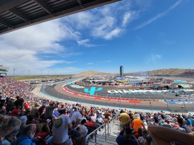 Phoenix Raceway — photo 1 of 4