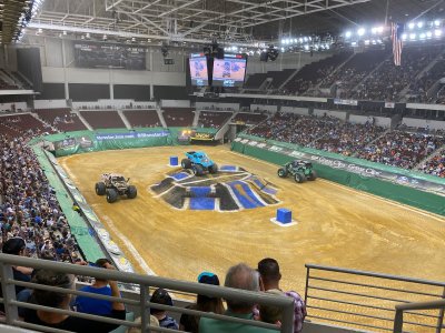 Simmons Bank Arena — photo 2 of 4