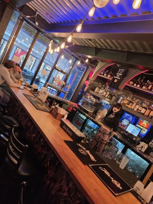 Piranha Bar — photo 1 of 4
