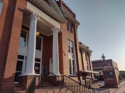 Aurora Theatre — photo 1 of 4