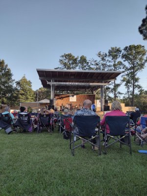 Halstead Amphitheater — photo 2 of 4