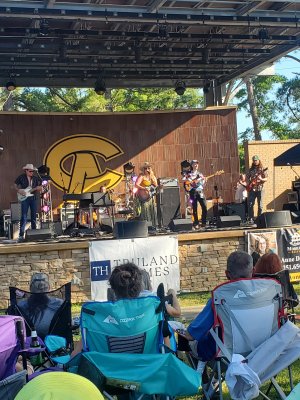 Halstead Amphitheater — photo 3 of 4