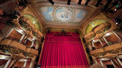 Colonial Theatre — photo 2 of 4