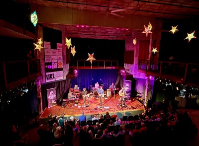 Acorn Theater in Three Oaks