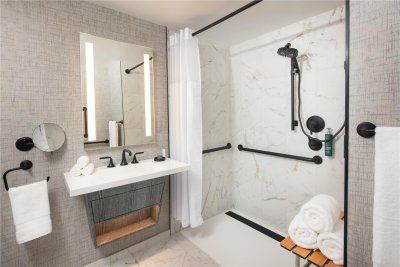 Hilton Milwaukee — photo 4 of 4