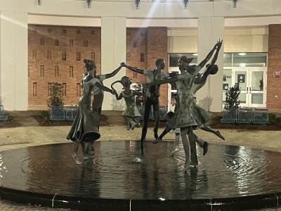 Mattie Kelly Arts Center — photo 4 of 4