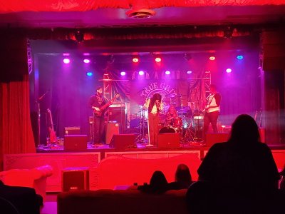 Backstage Bar & Billiards — photo 4 of 4