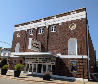 Newton Theatre — photo 3 of 4