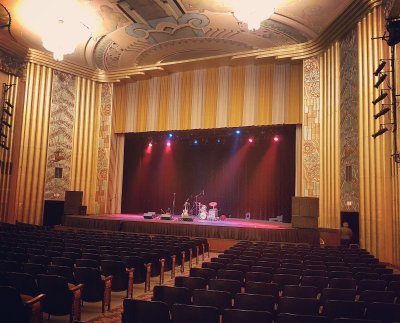 Cascade Theatre — photo 1 of 4