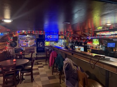 Friendly Valley Tavern — photo 3 of 4