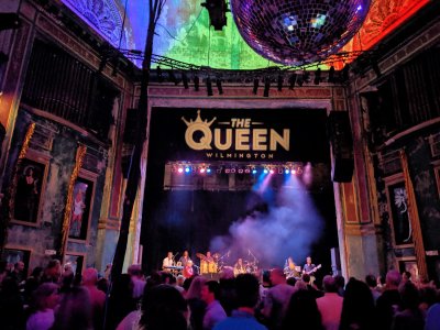The Queen — photo 2 of 4