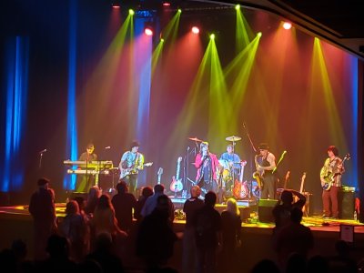 Revolution Hall — photo 3 of 4