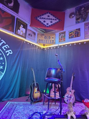 Old Quarter Acoustic Cafe — photo 2 of 4