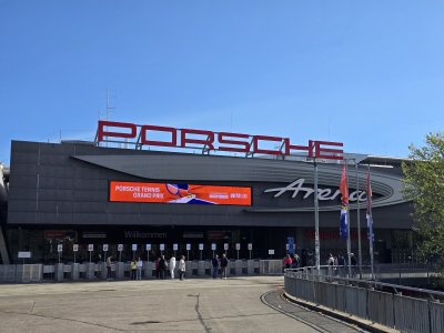 Porsche Arena — photo 1 of 4